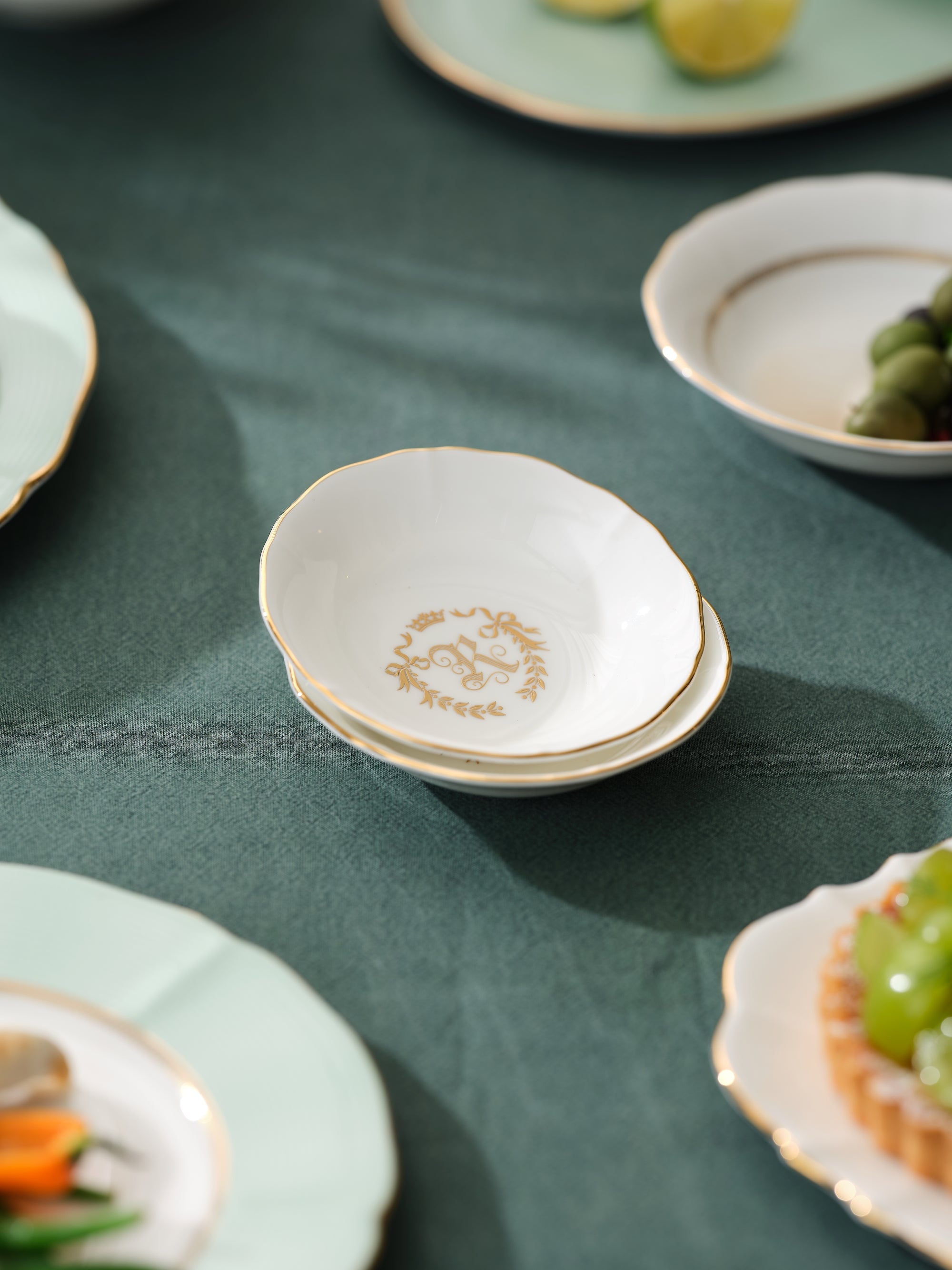 The Royal - Dinnerware Set (25pc)