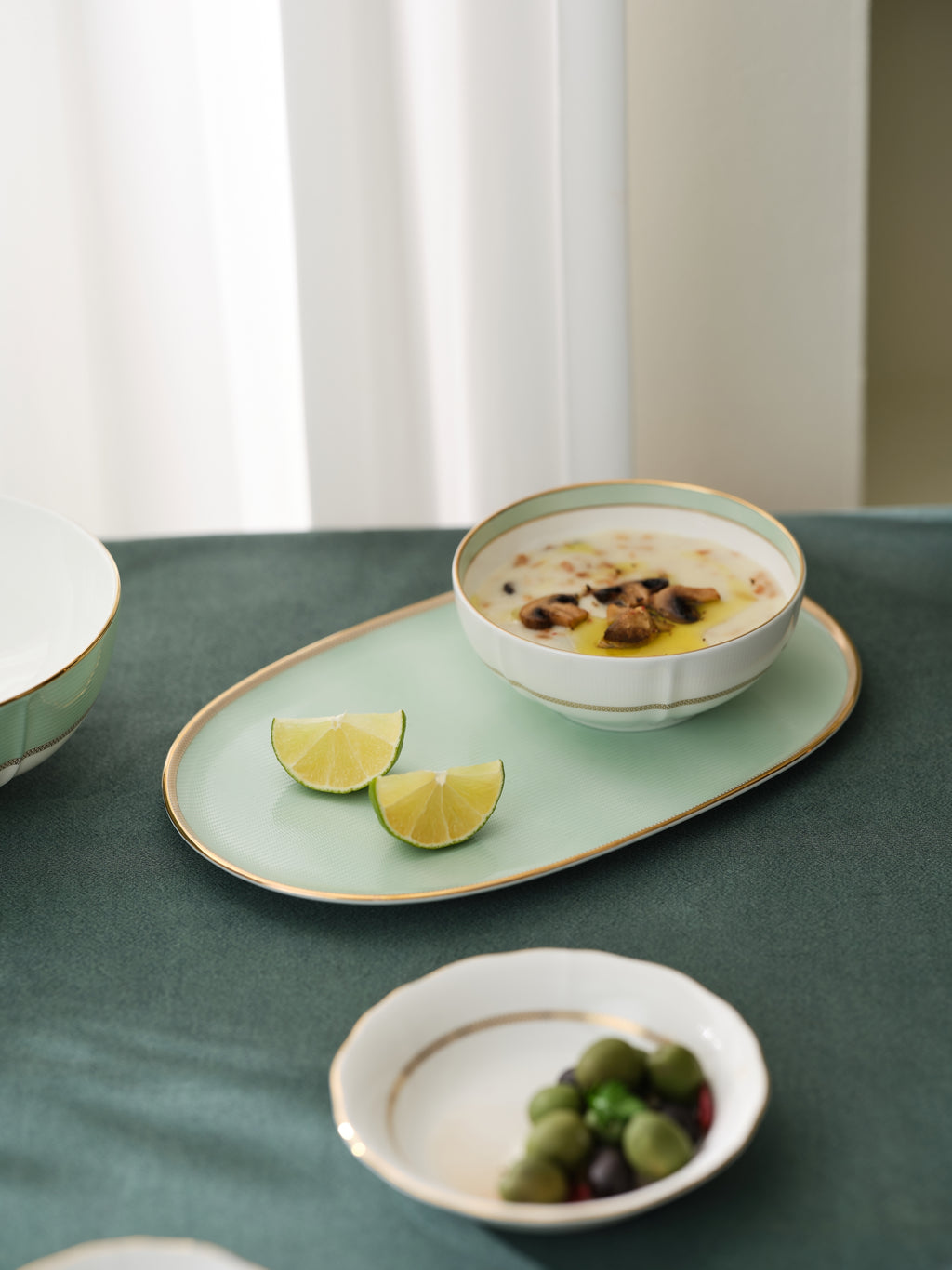 [The Royal] 25-Piece Dinner set, Serving for 4