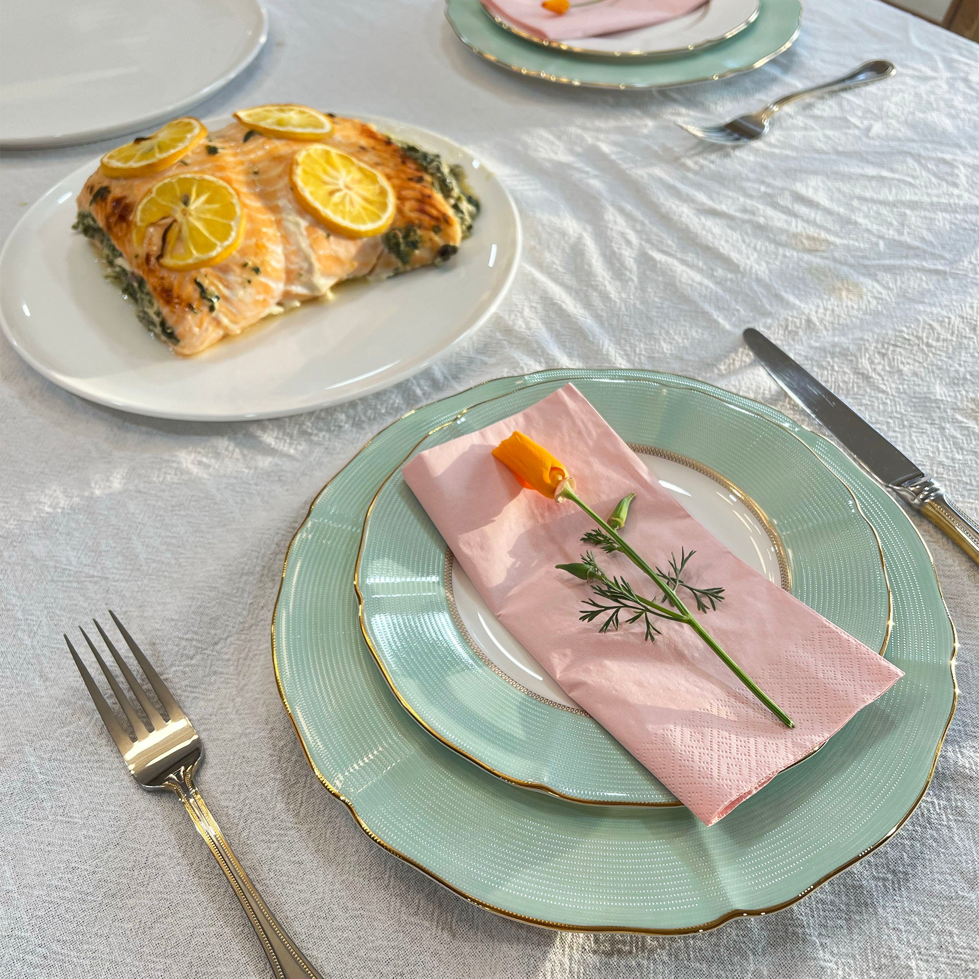 [The Royal] 10.75" Plate