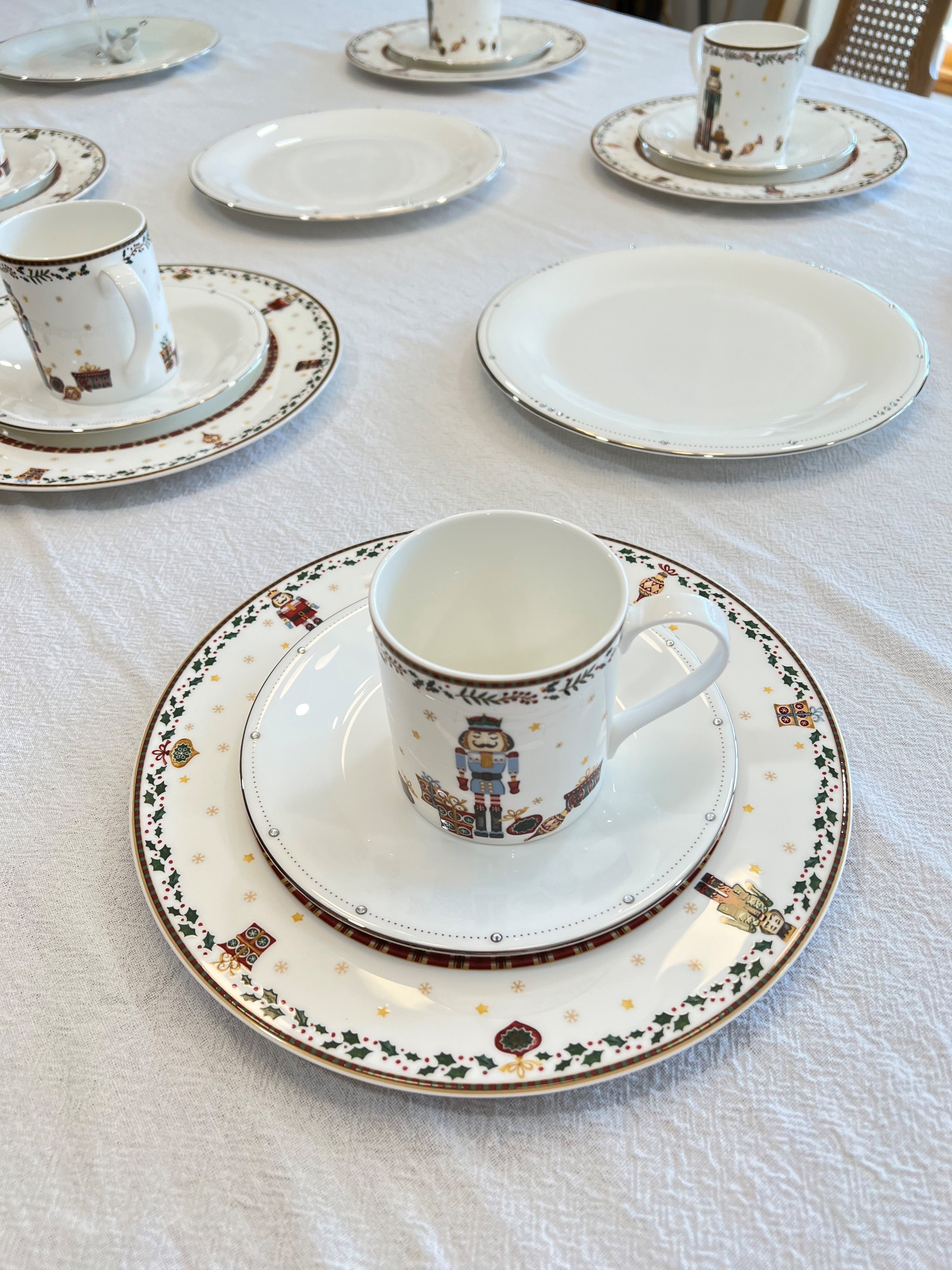 [Prouna] Nutcracker 10.75" Dinner Plate