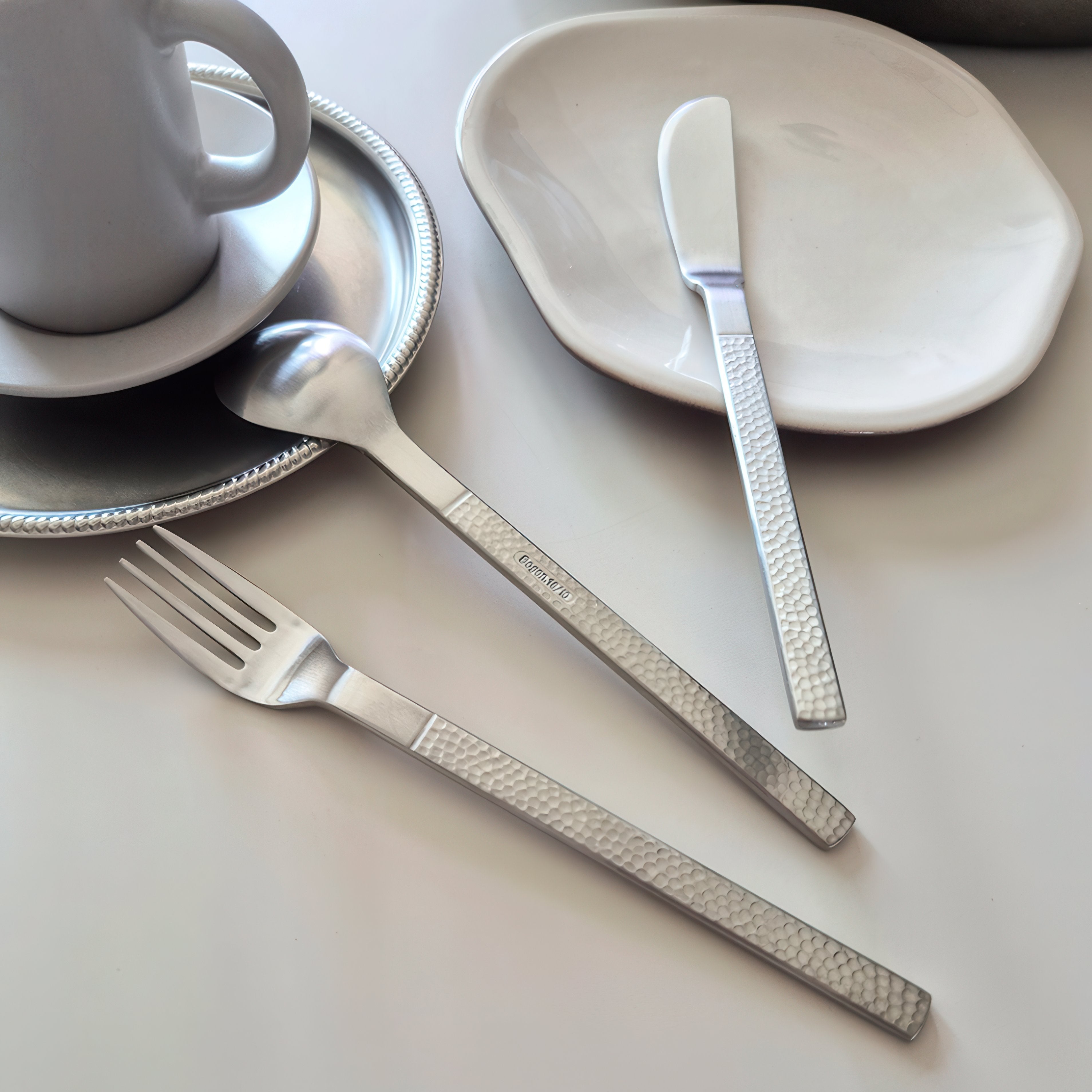 Bogen Hammerstone Satin Flatware