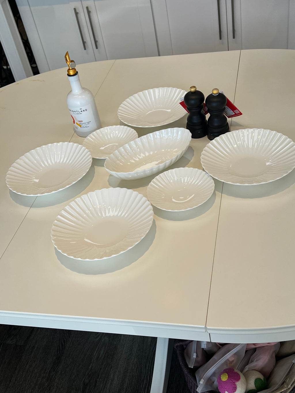 [Moire Blanc] -  7 Piece Promotional Set