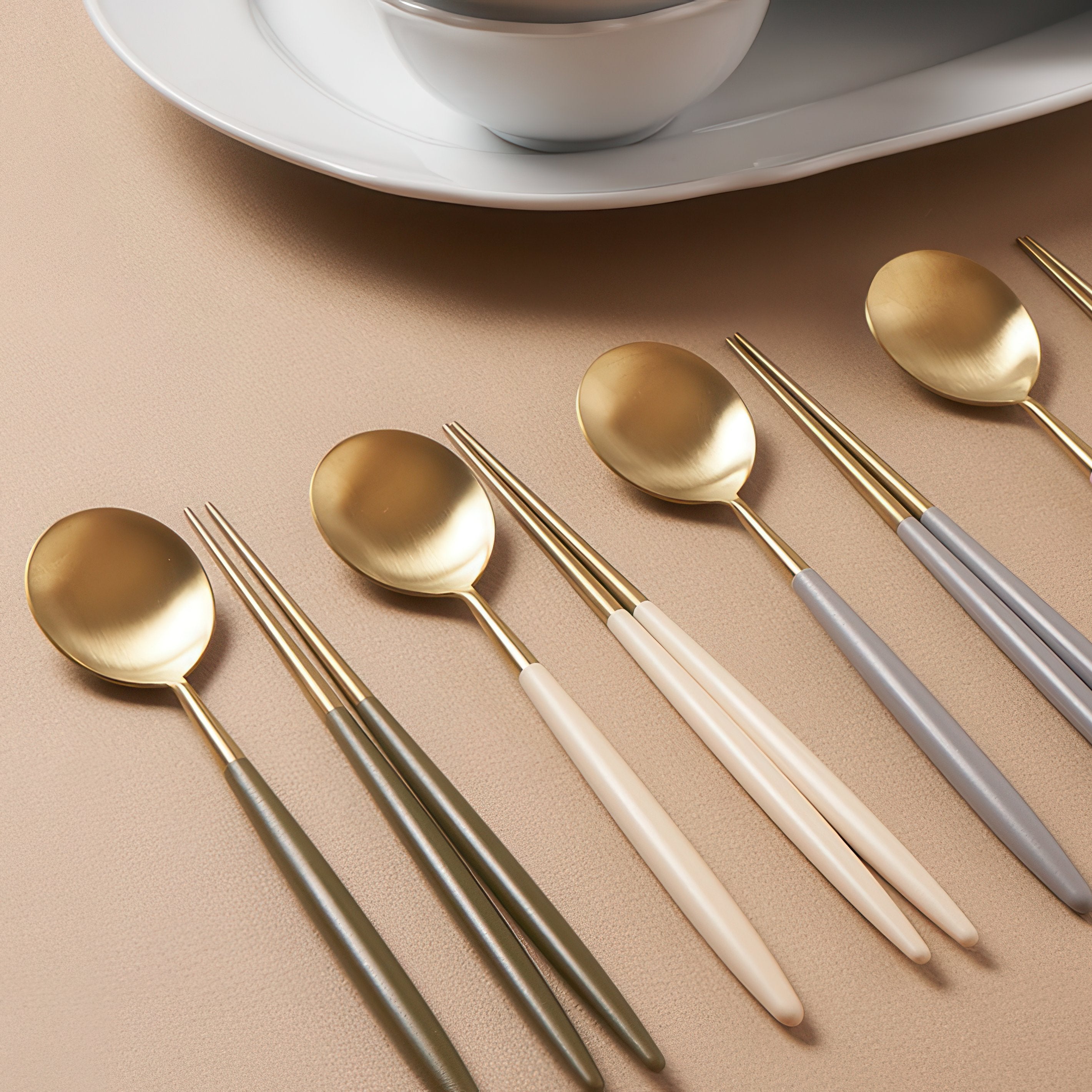 Bogen Matinee Gold Flatware