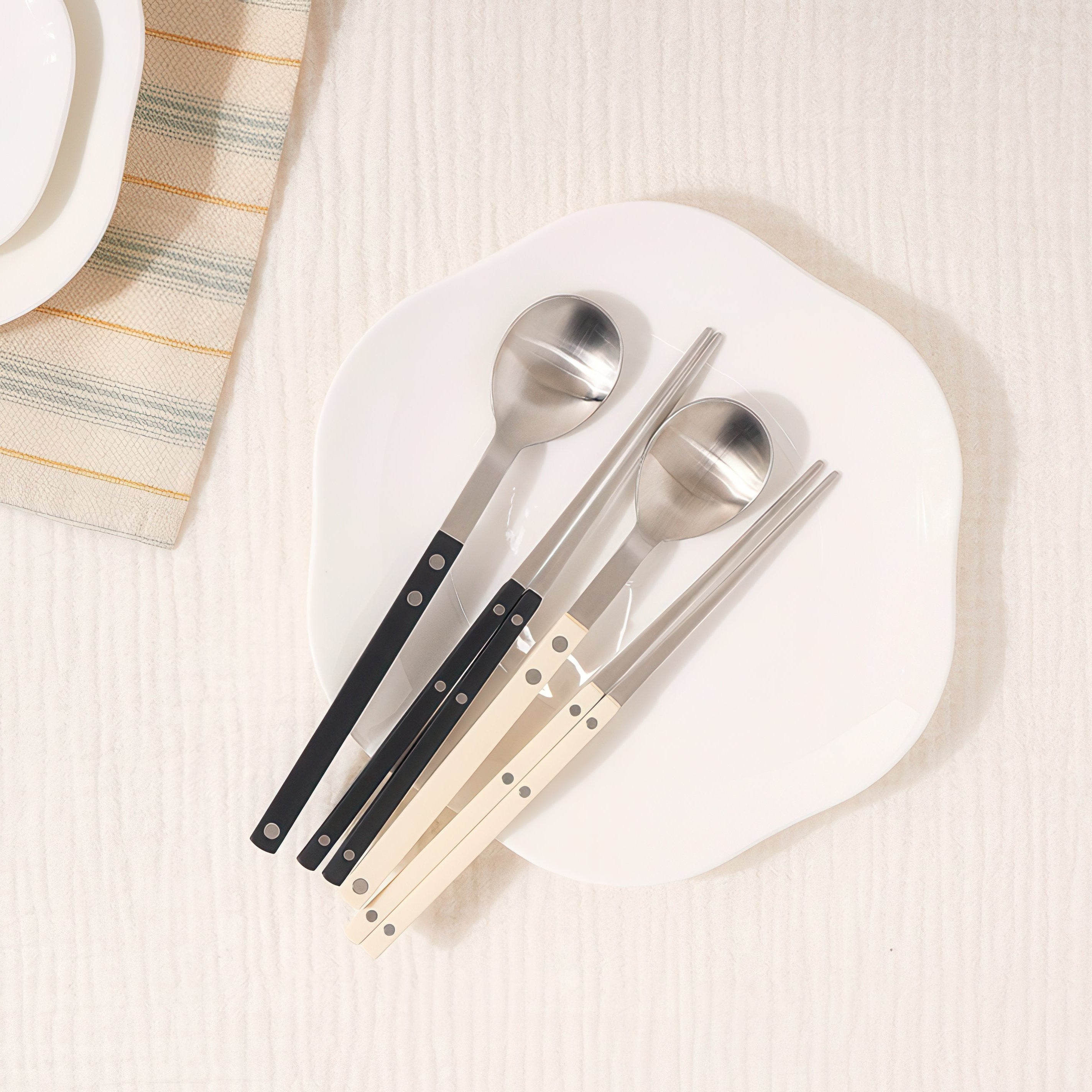 Bogen Sentier Satin Flatware