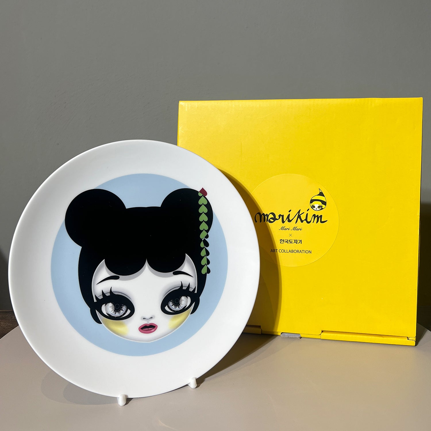 Mari Kim Plate 8"