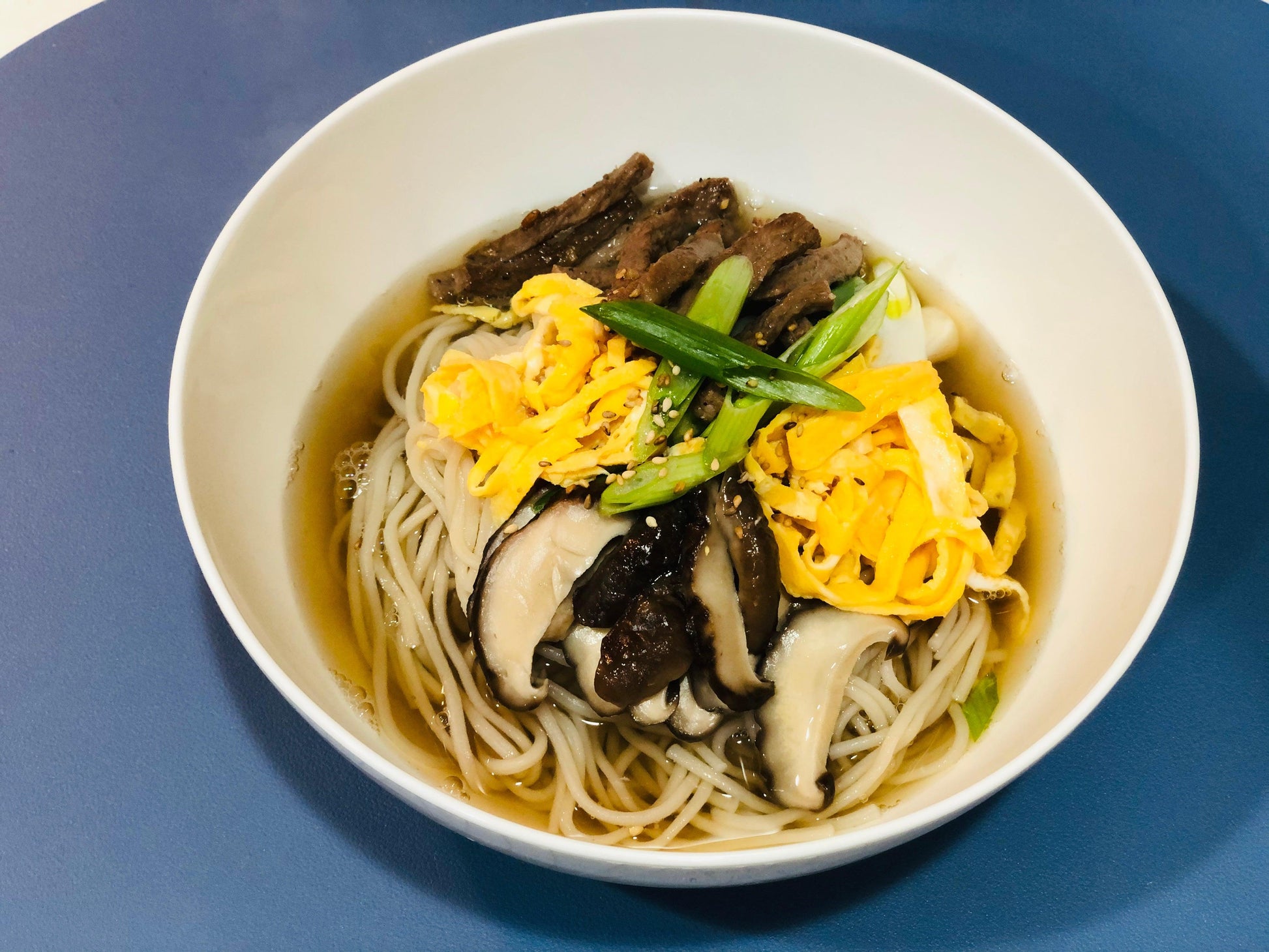 [Grand Noodle] Five Colored Noodles  (거창한 국수/ 오방색국수) - HANKOOK