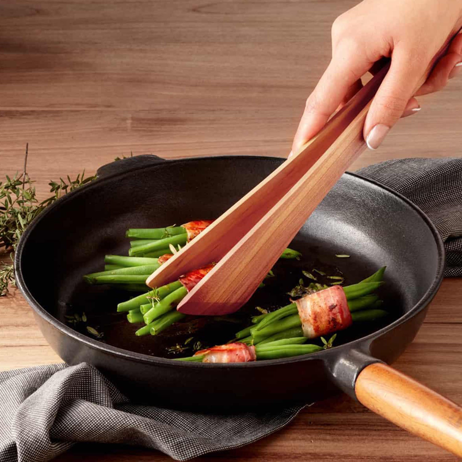 [Triangle] Tongs Cherry Wood
