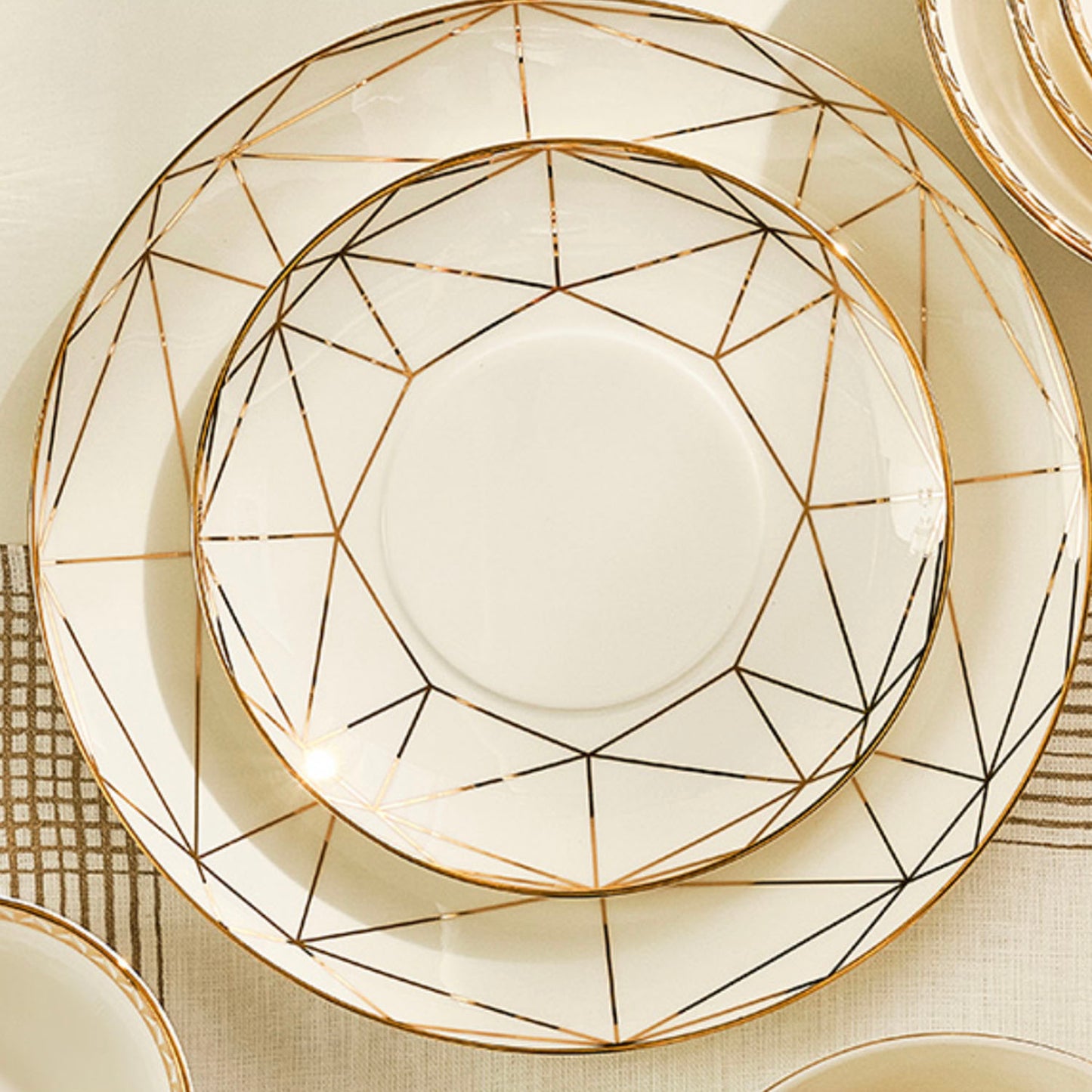 [Prouna] Gem cut Dinner Set for 4 people (18pc)