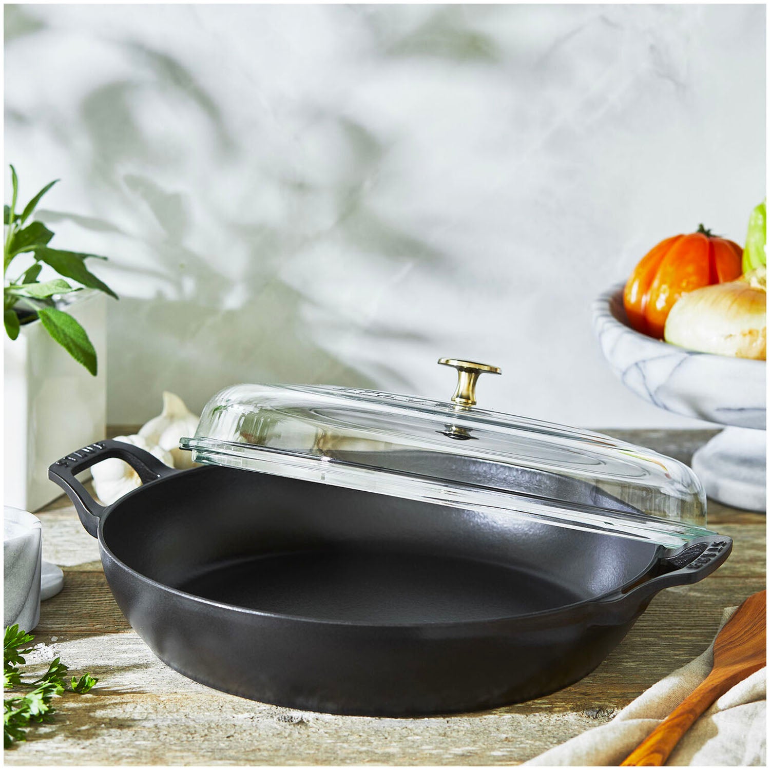 [Staub]12-INCH, BRAISER WITH GLASS LID, BLACK MATTE Staub